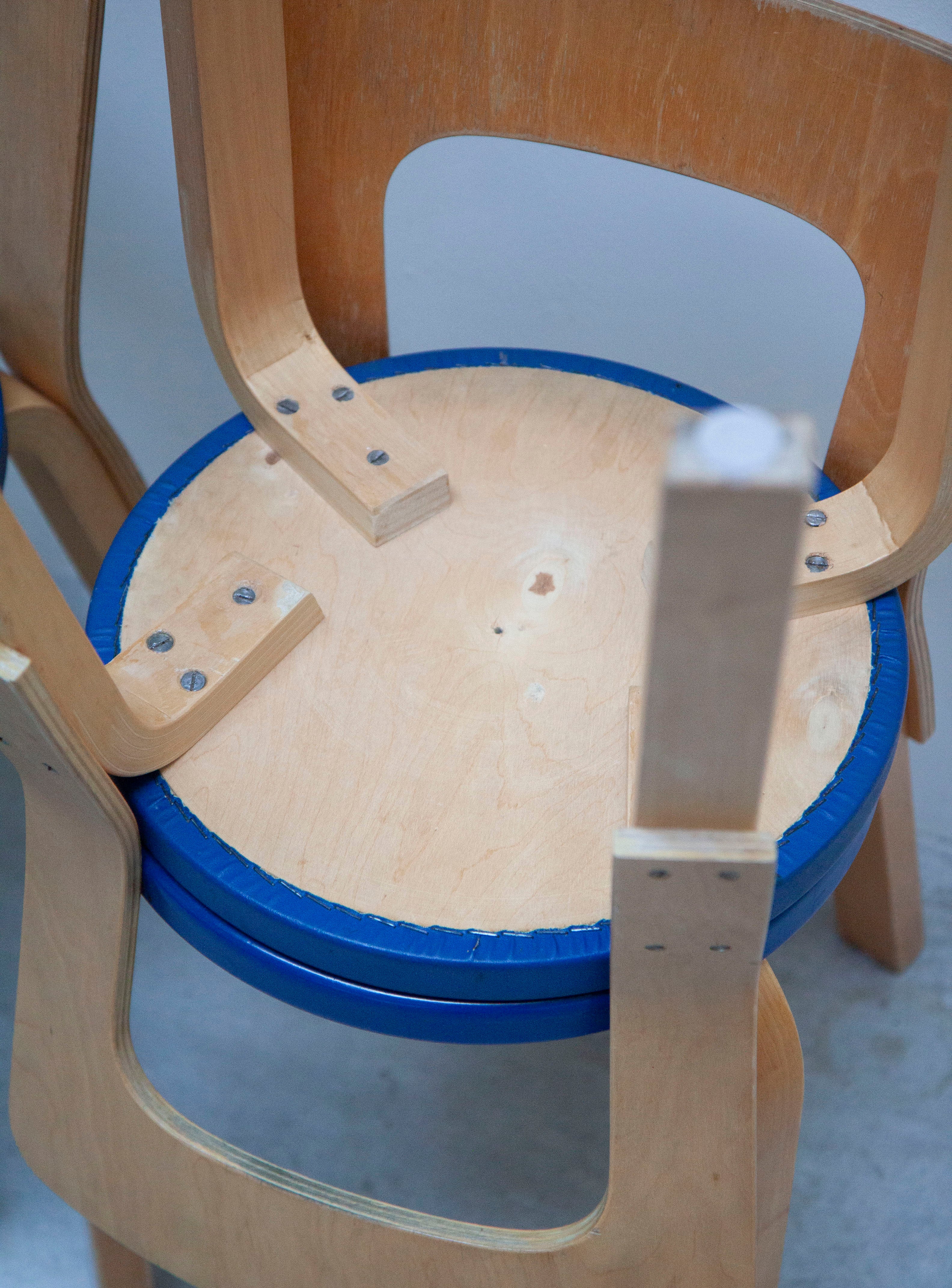 Artek 65 Chair by Alvar Aalto (Blue) - Image 16