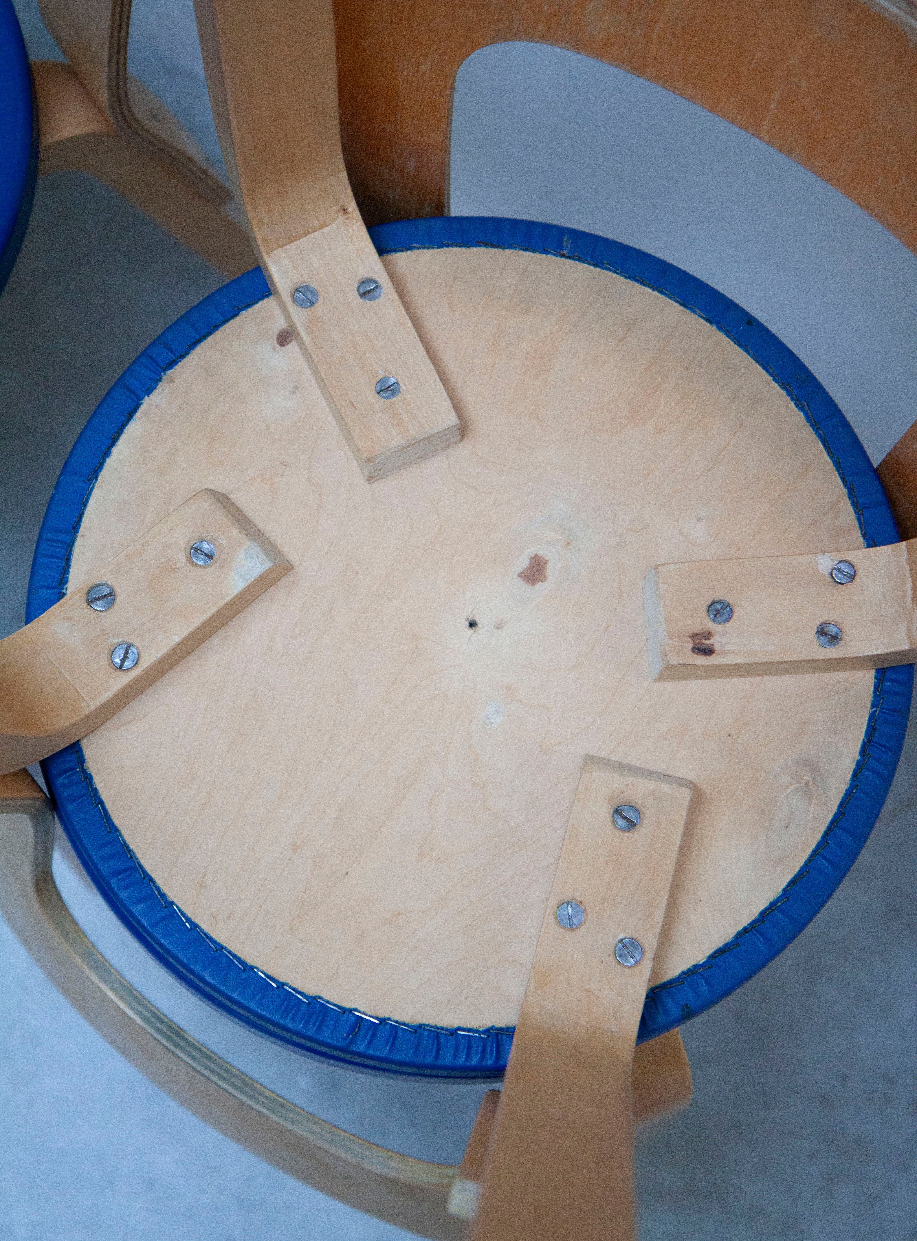 Artek 65 Chair by Alvar Aalto (Blue) - Image 17