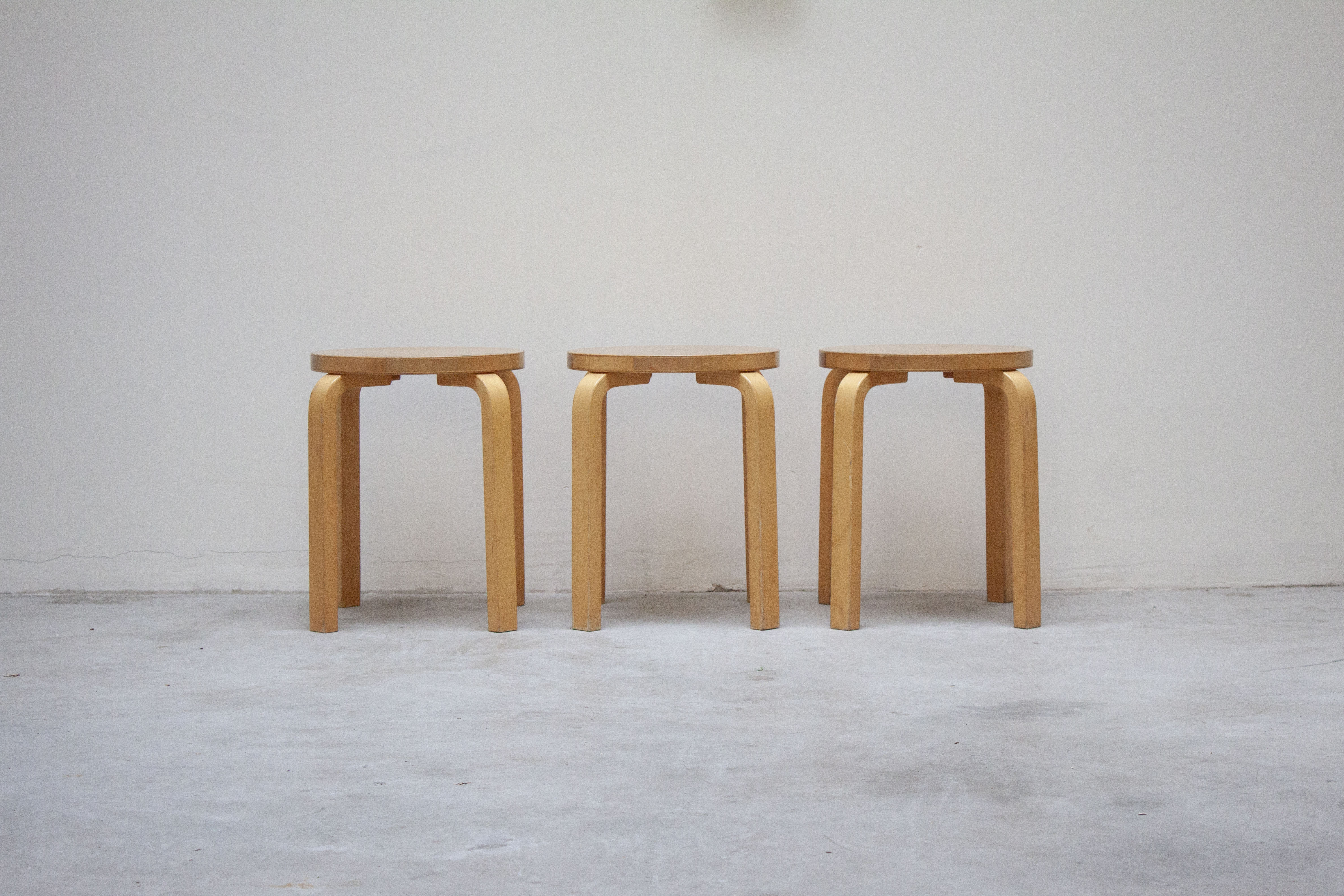 Artek E60 Stool by Alvar Aalto (Birch) - Image 10