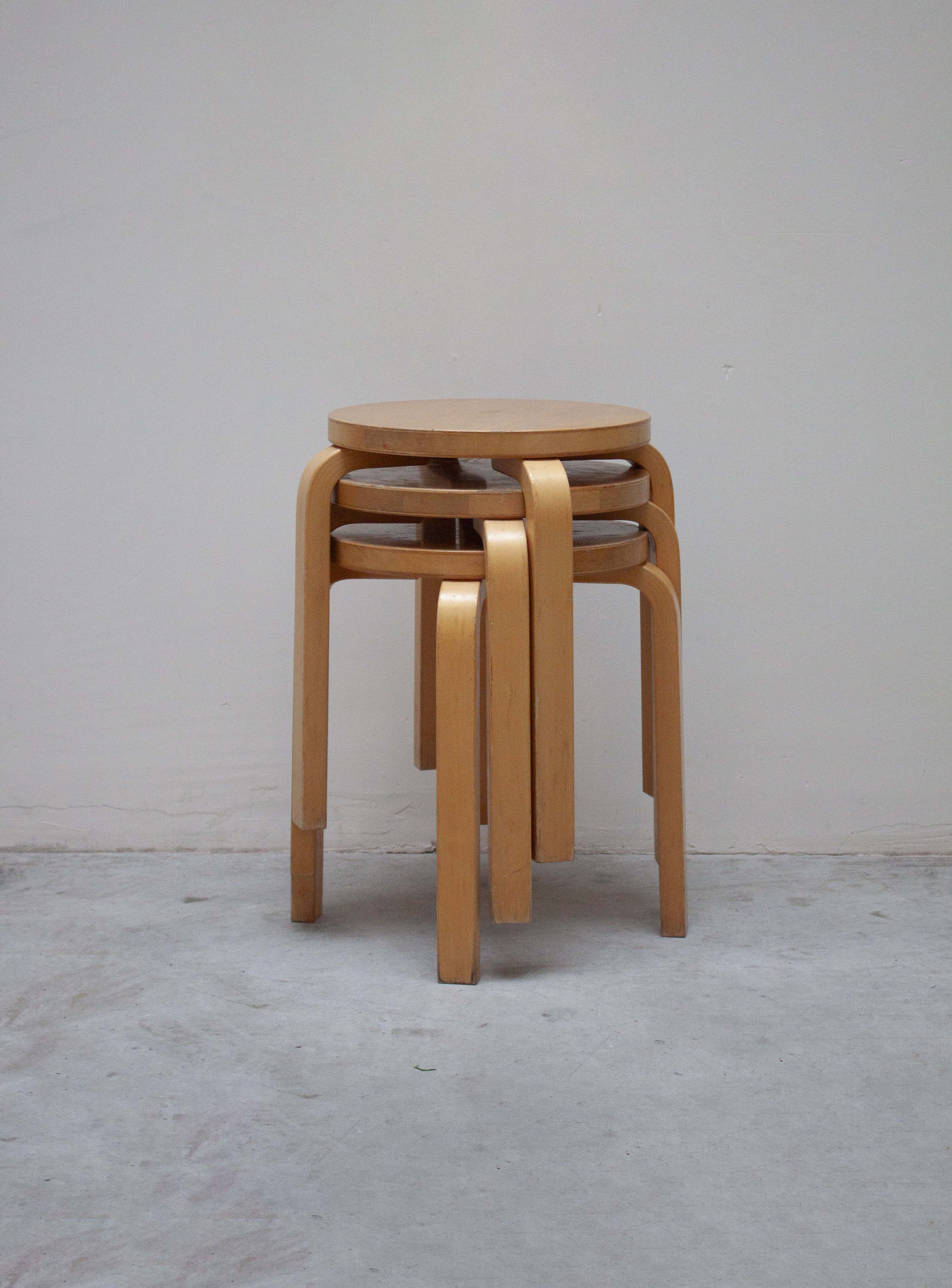 Artek E60 Stool by Alvar Aalto (Birch) - Image 17