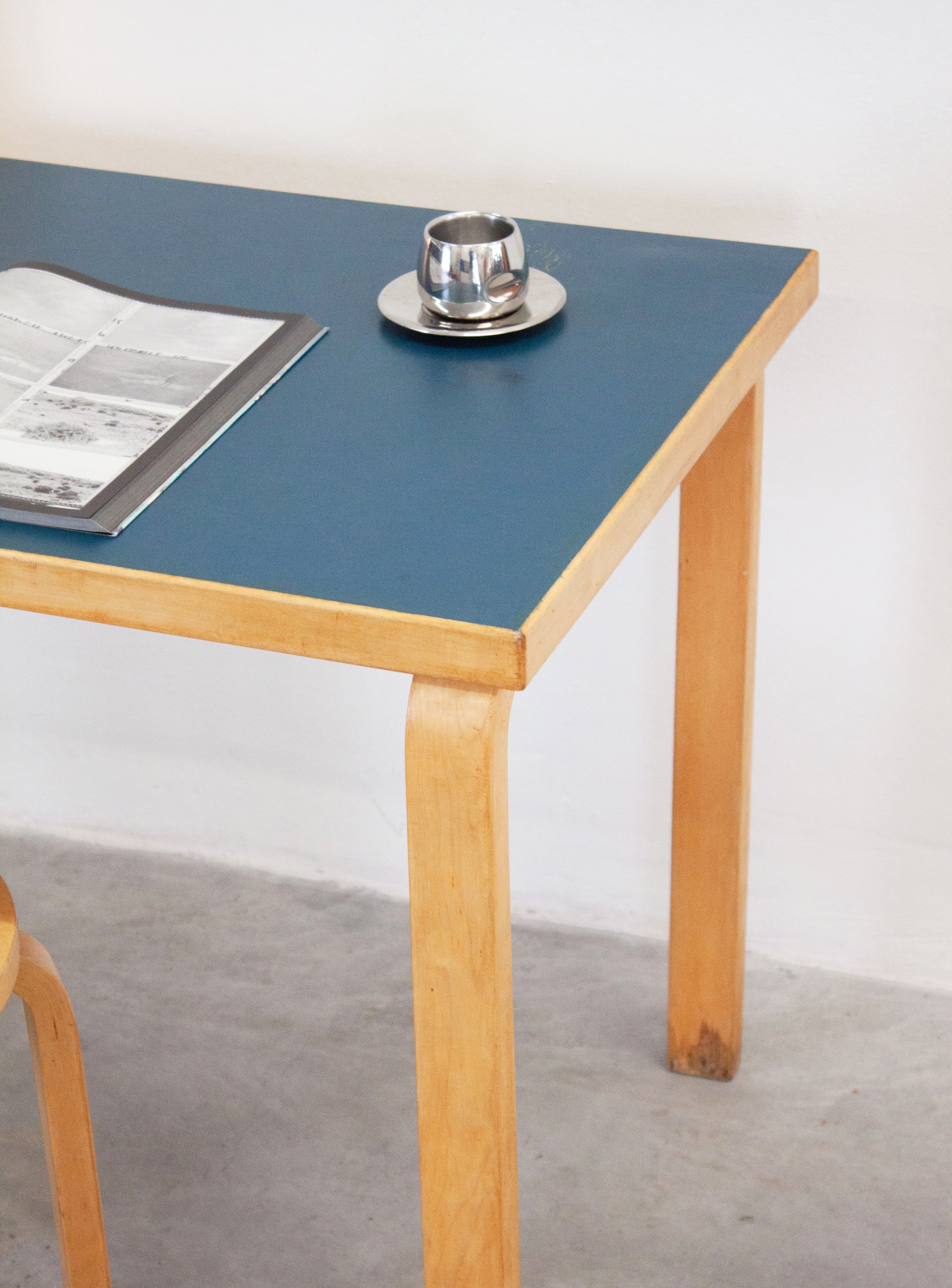 Artek Model 81 Table or Desk by Alvar Aalto - Image 4