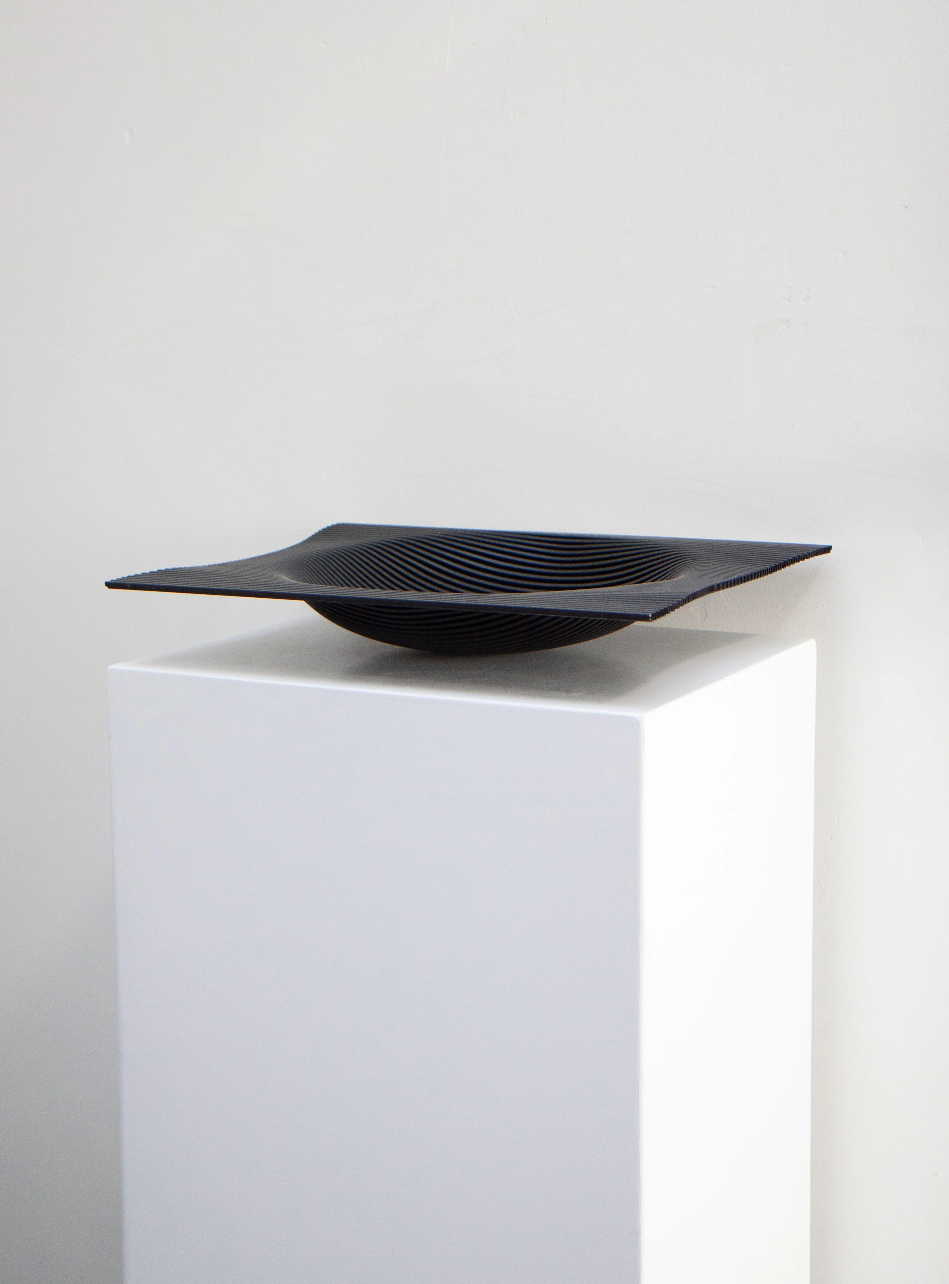 Auerhahn Fielitz Aluminium Fruit Bowl by Christoph Boeninger (Black) - Image 5