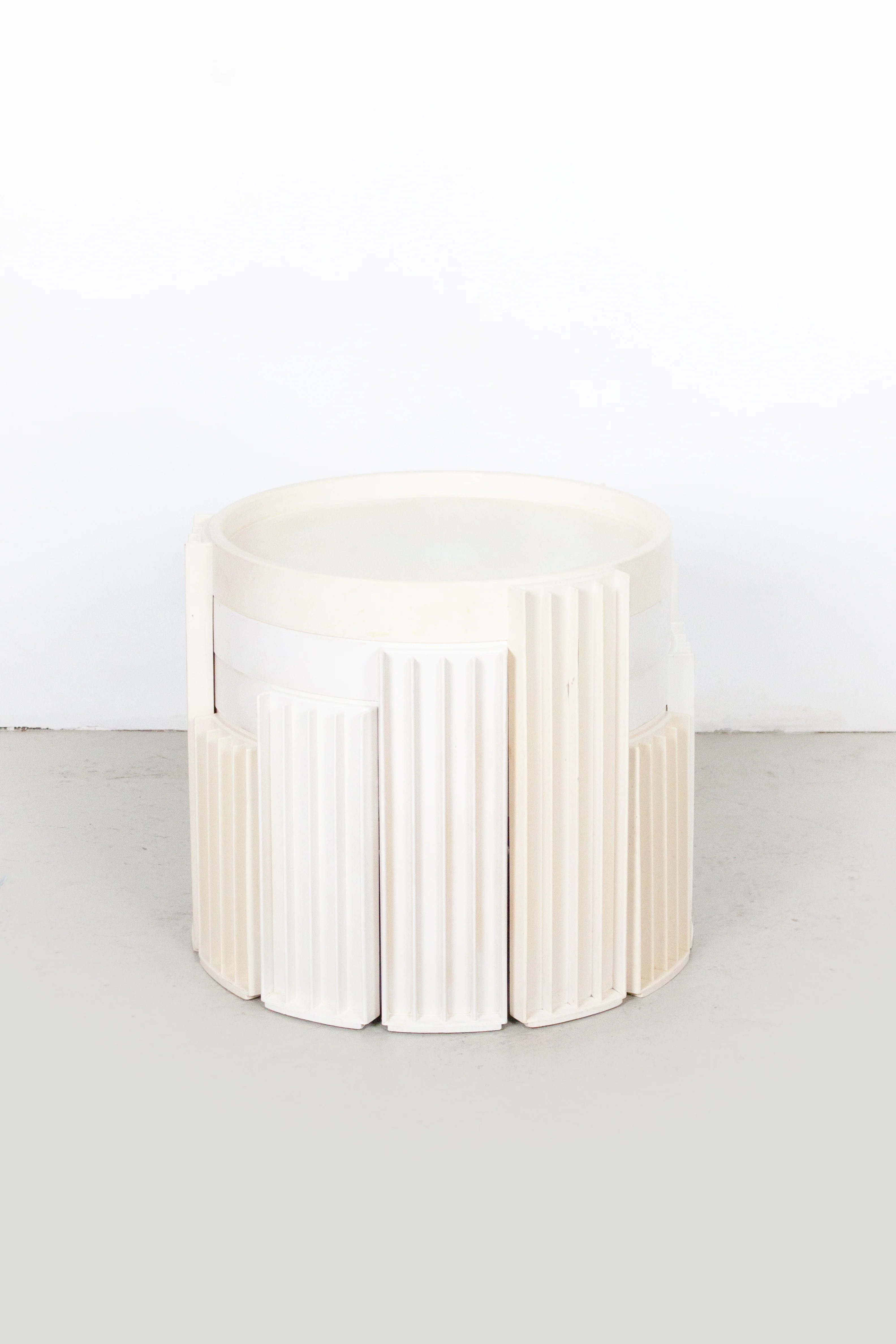 Cassina Marema Nesting Tables by Gianfranco Frattini (White) - Image 2