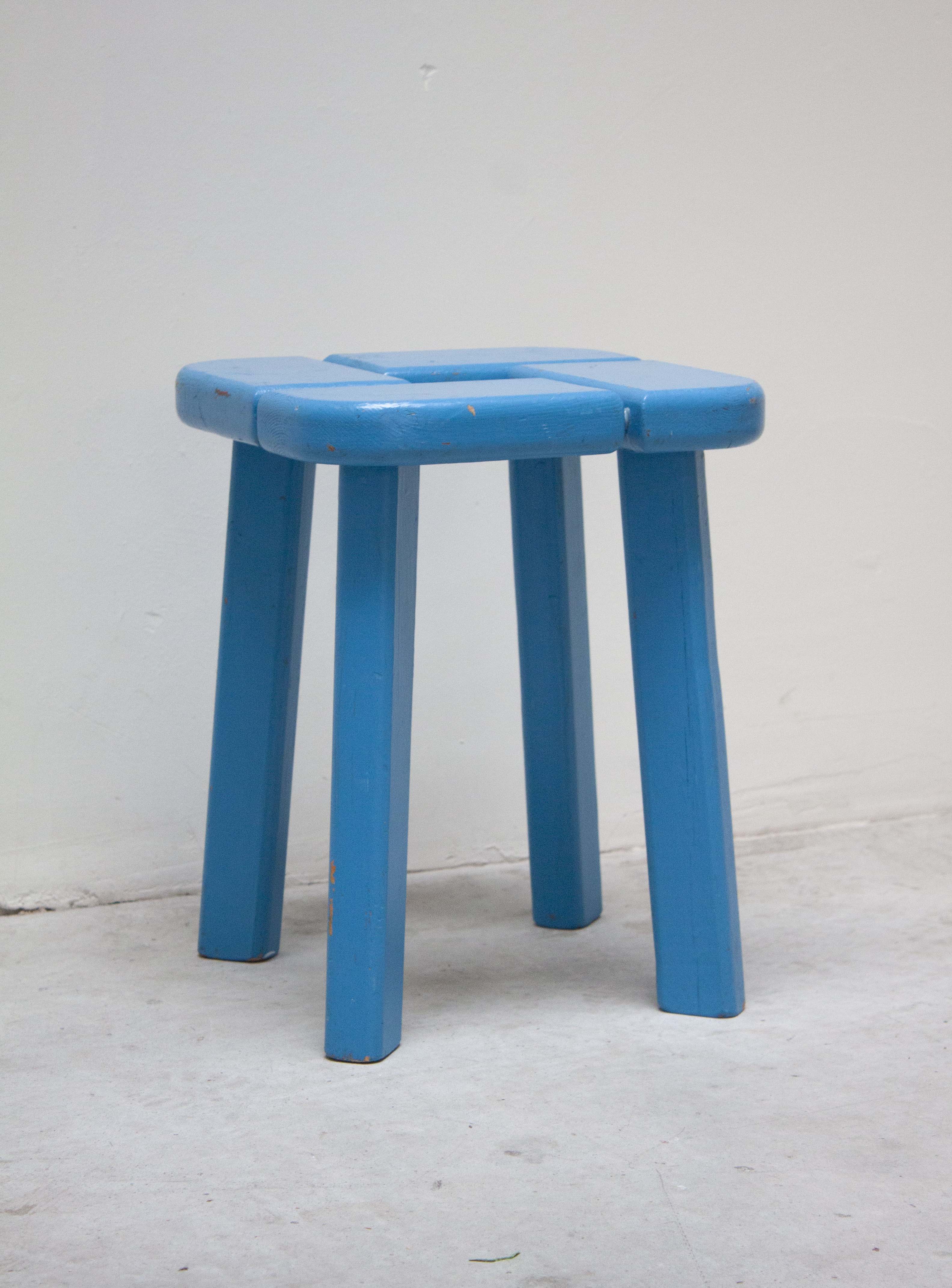 Finnsauna Lagerholm Pine Stool (Light Blue) - Image 2