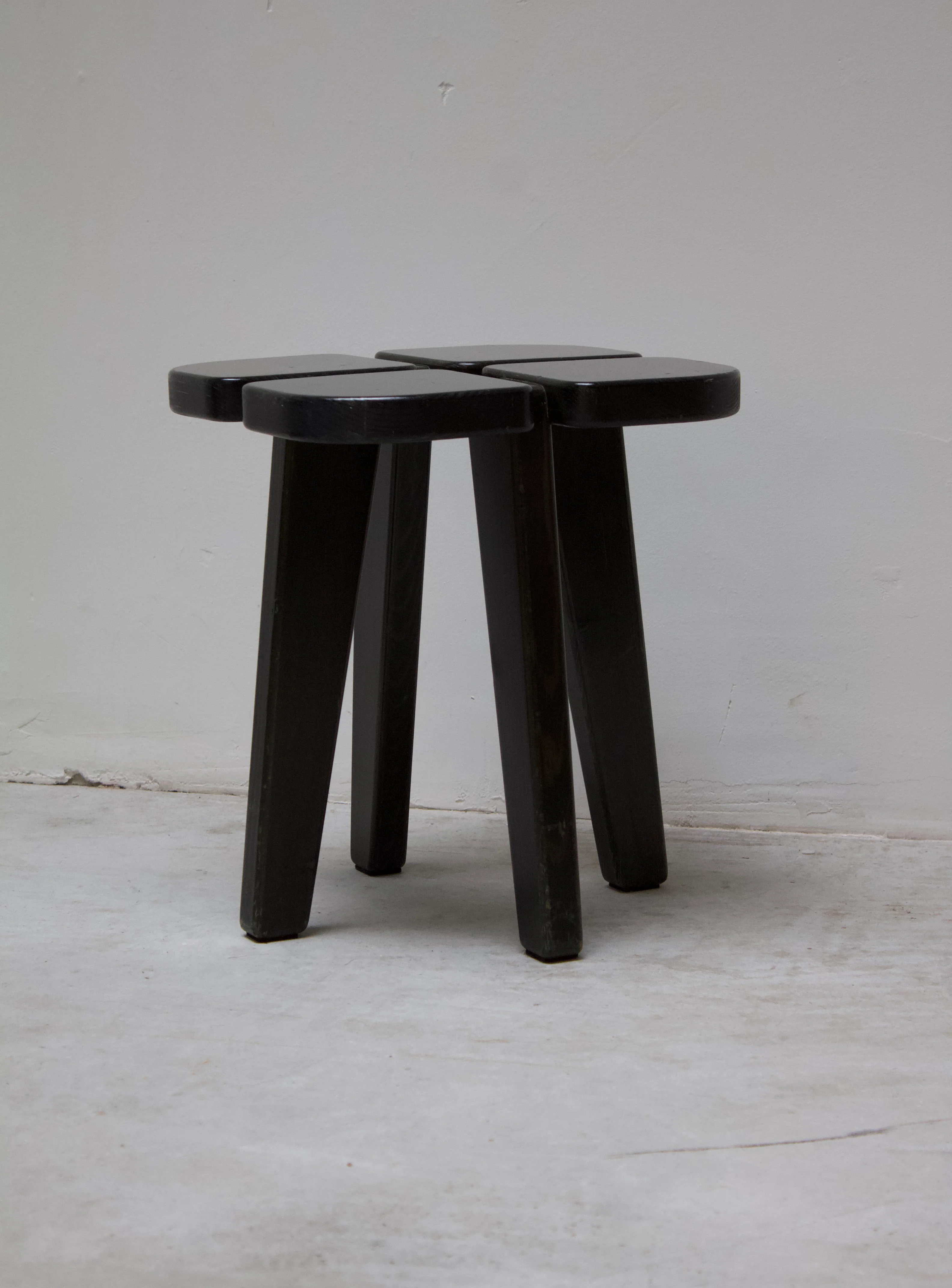 Keravan Puusepäntehdas Apila Stool by Rauni Peippo (Dark Green)