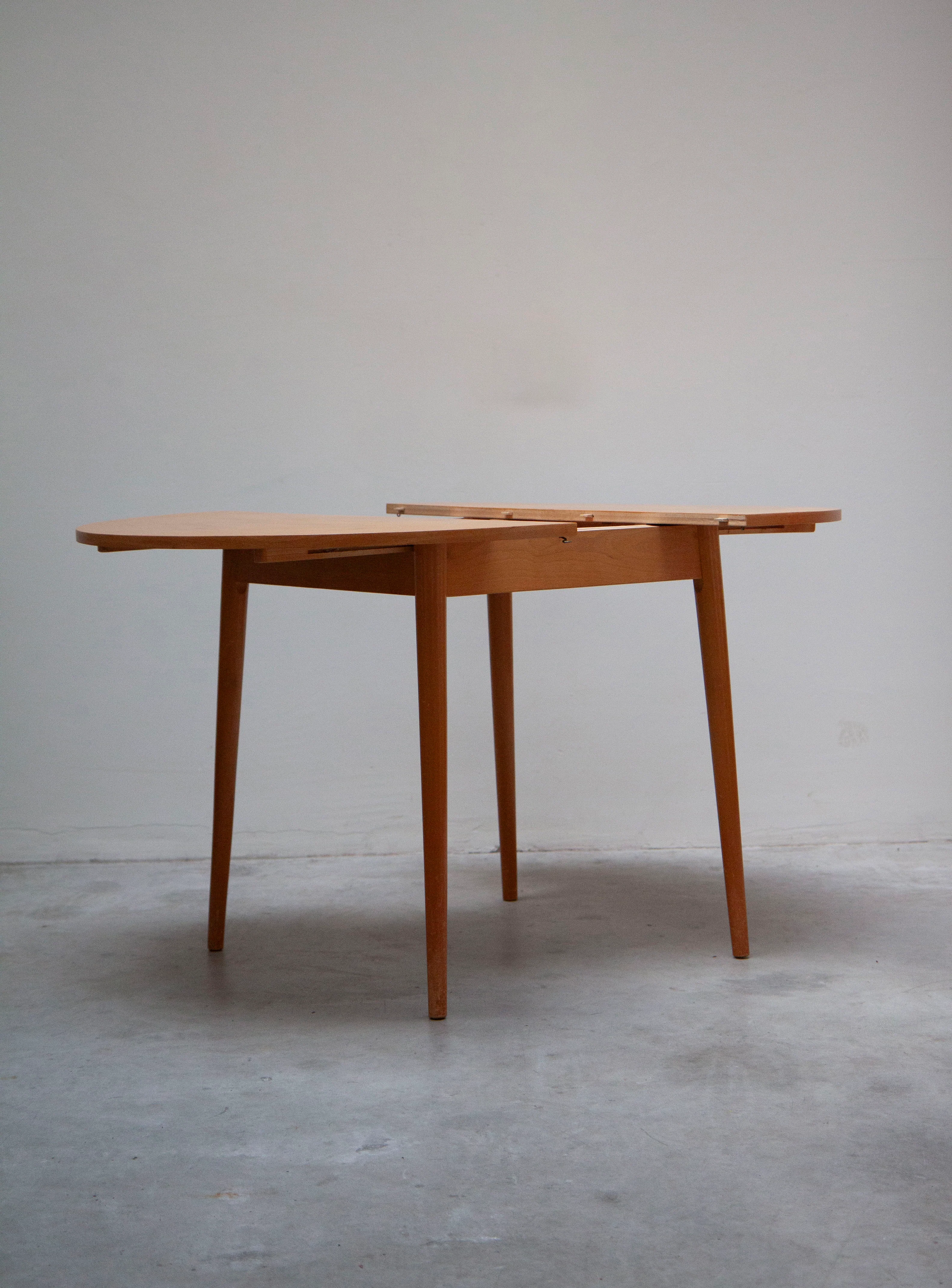 Pastoe Extendable Round Dining Table by Cees Braakman (Birch) - Image 14