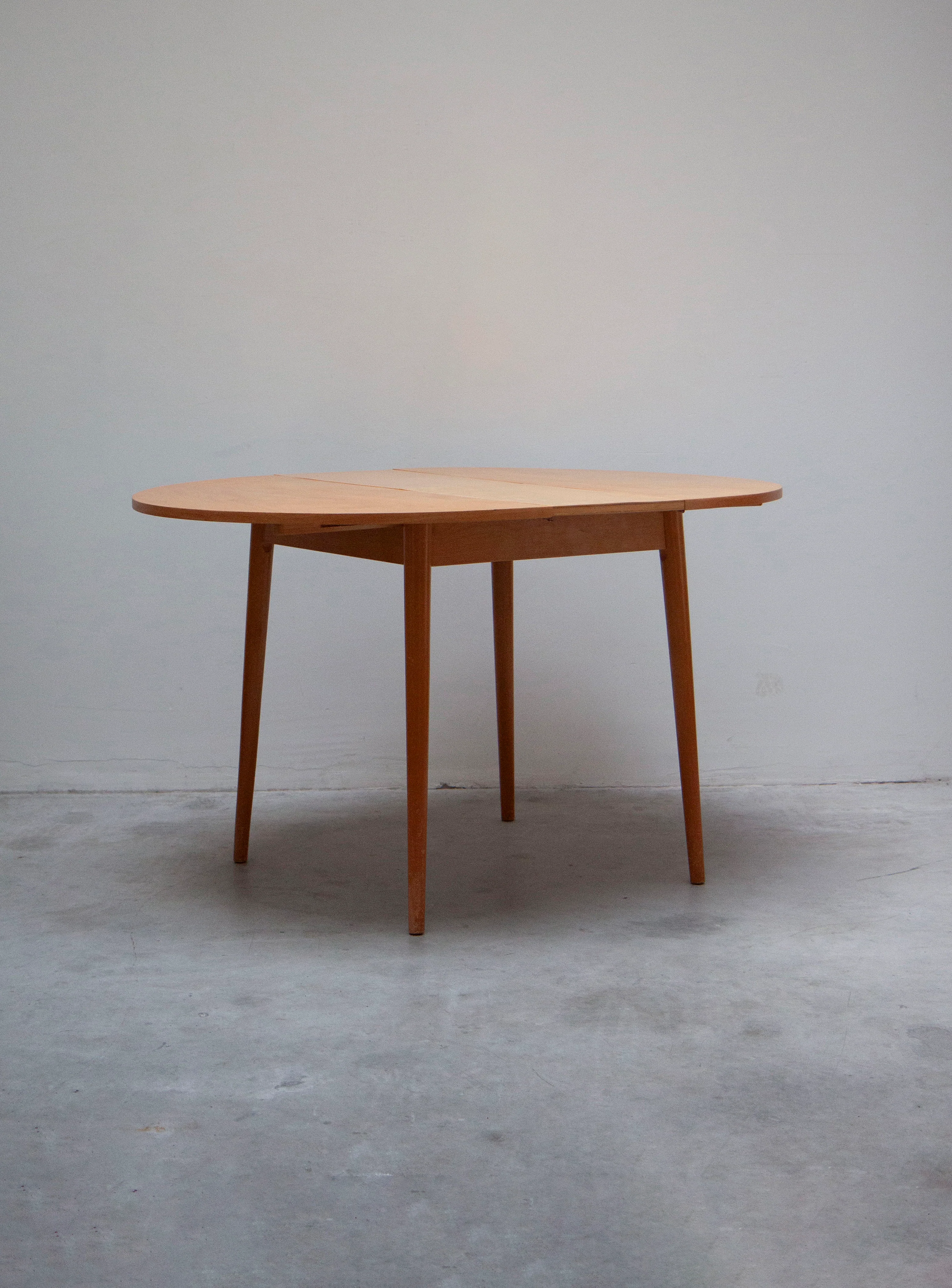 Pastoe Extendable Round Dining Table by Cees Braakman (Birch) - Image 9