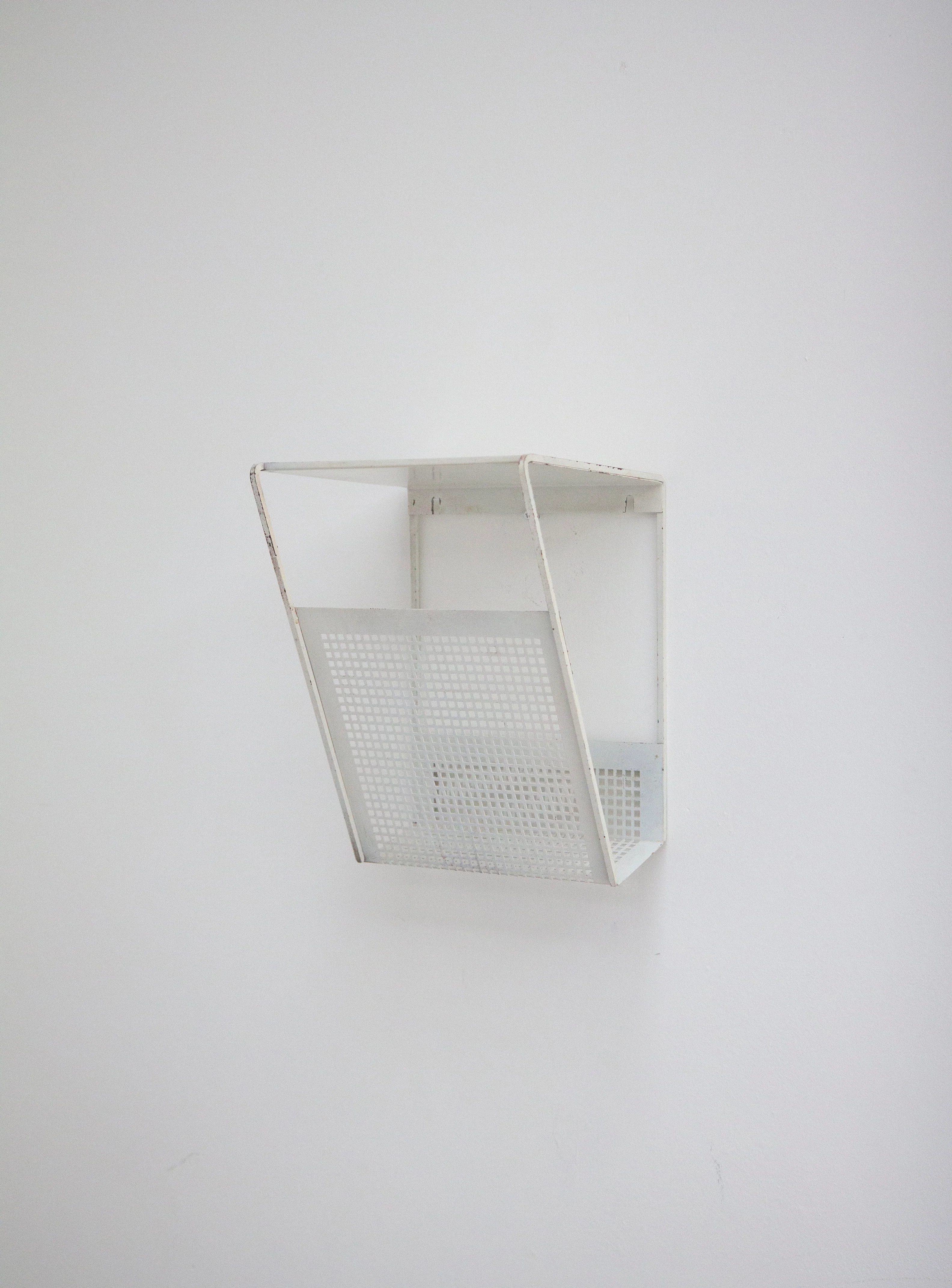 Pilastro Metal Wall Shelf with Magazine Rack (White) - Image 2
