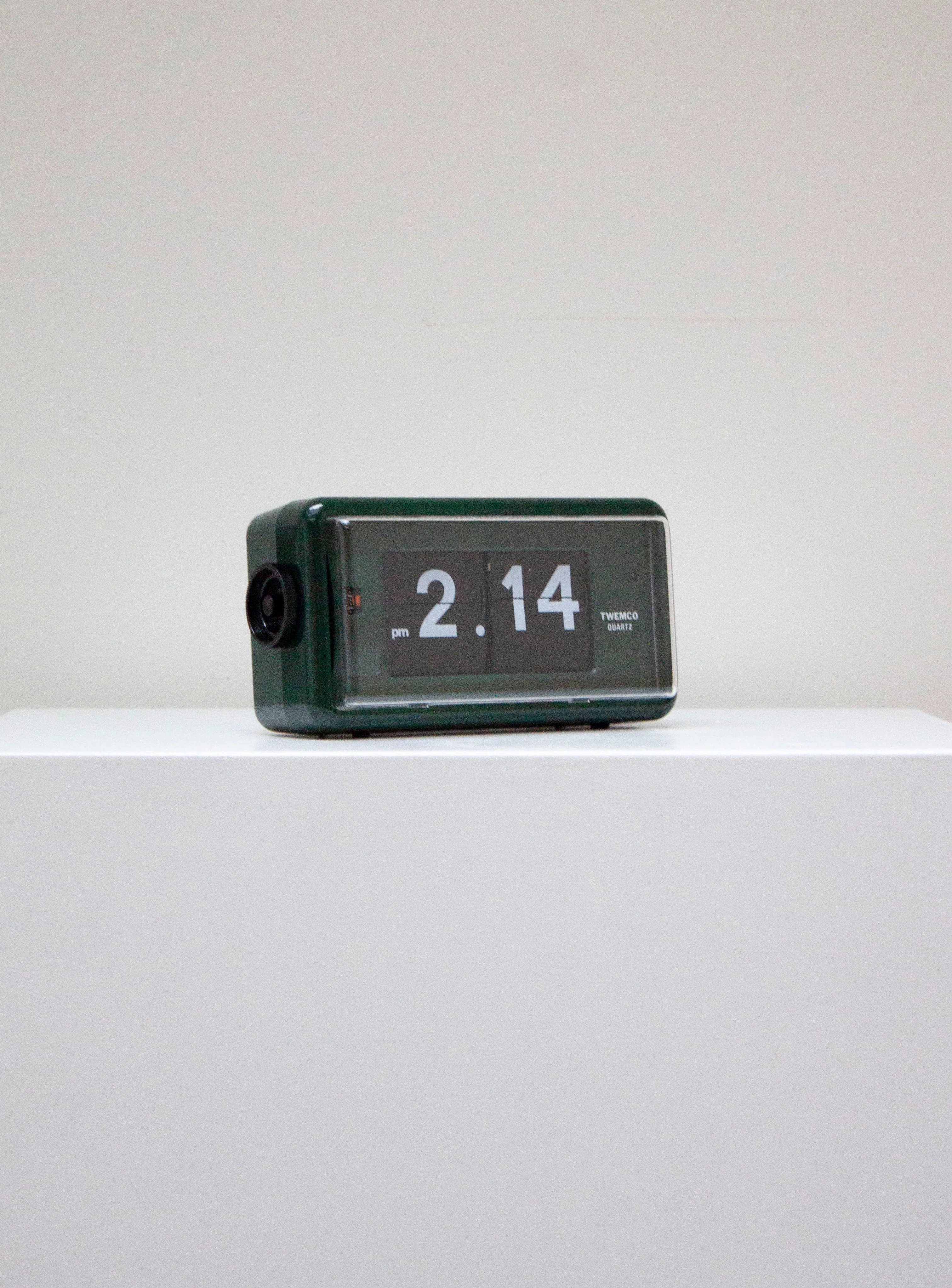 Twemco AL-30 Alarm Flip Clock (Green/Black) - Image 2