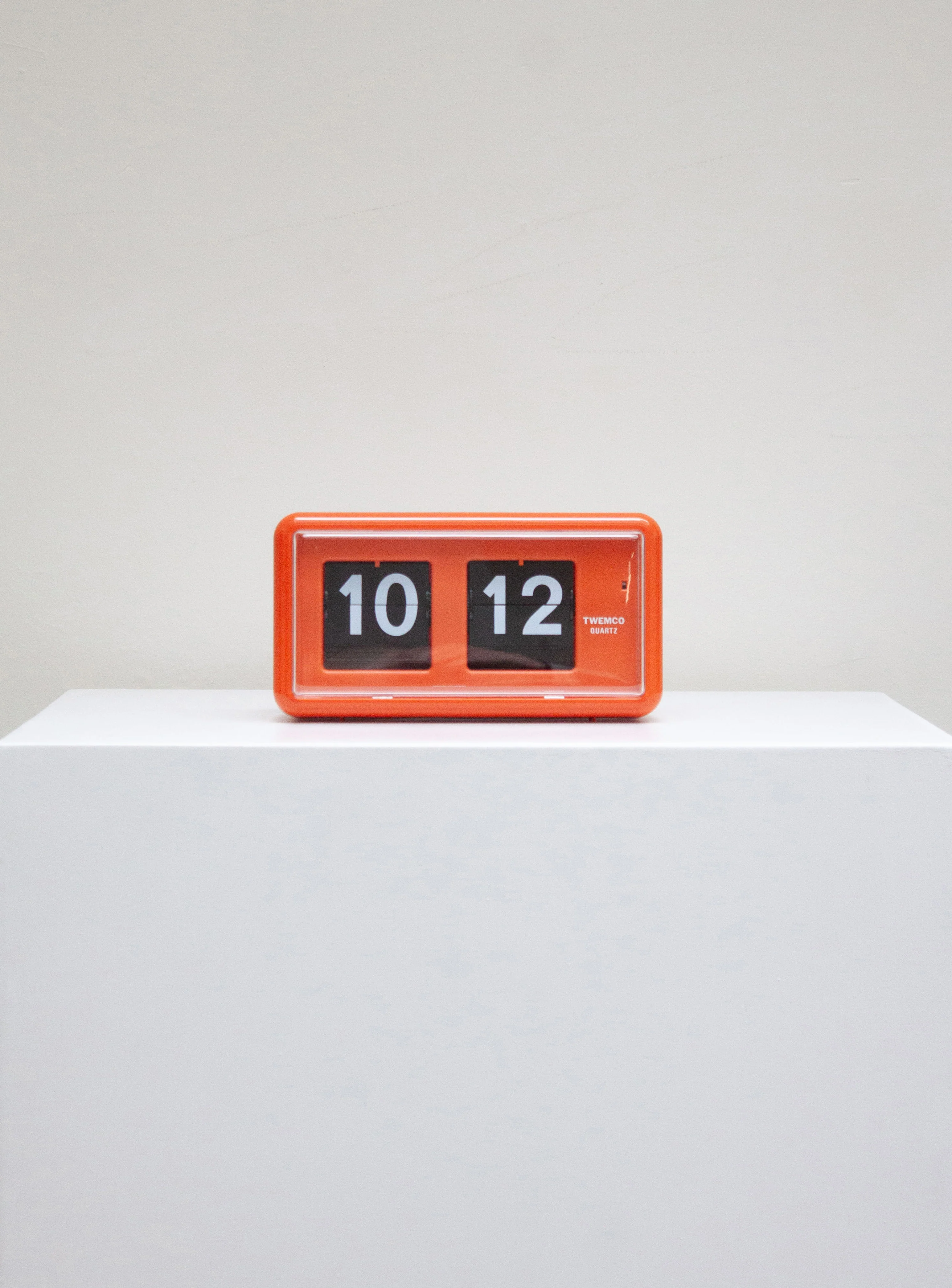 Twemco QT-30 Flip Clock (Orange)