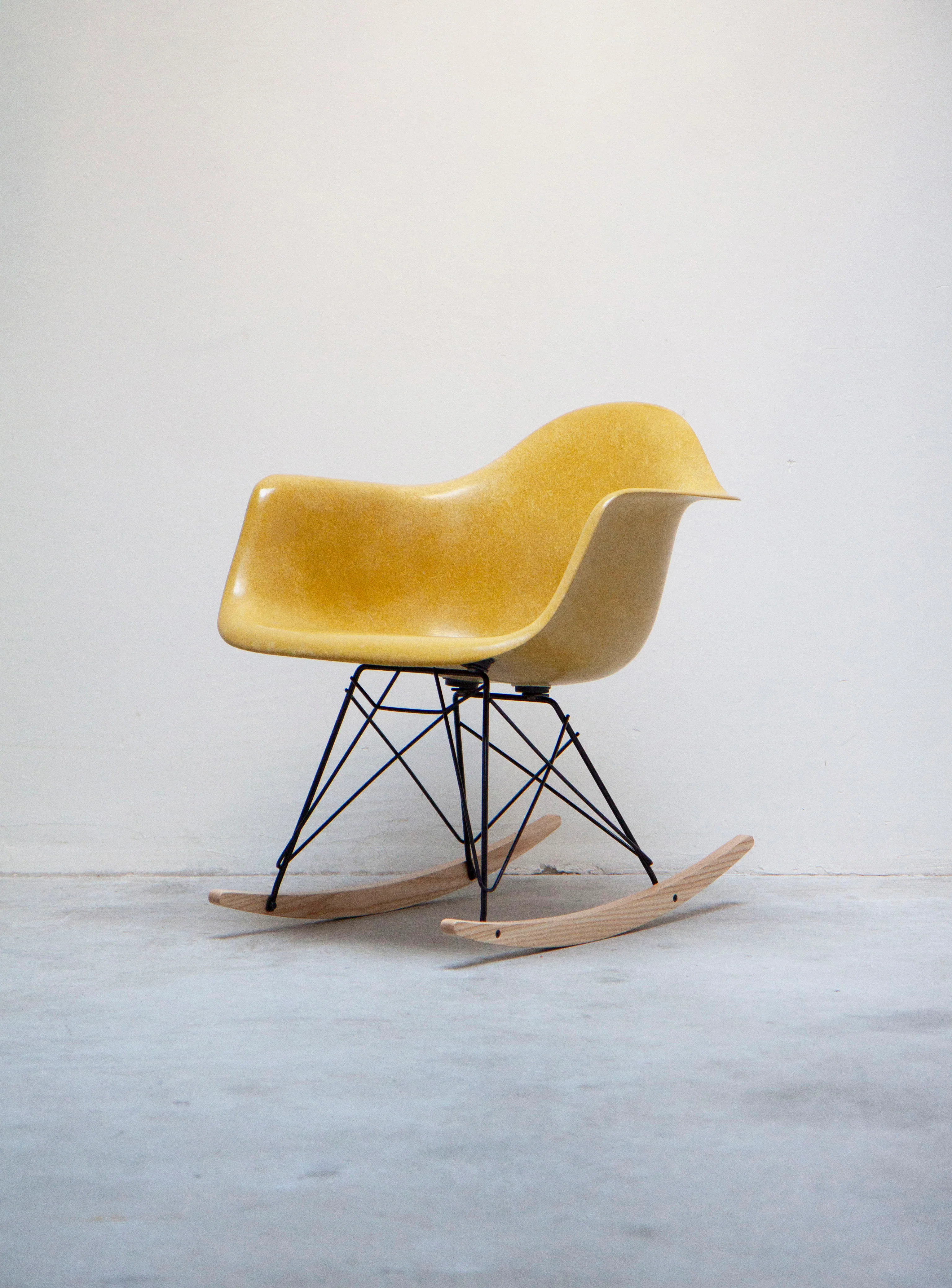 Herman Miller RAR Rocking Chair by Charles & Ray Eames (Brilliant Yellow) - Image 9